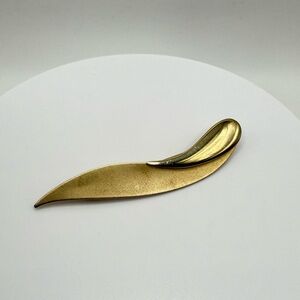 Vintage Sarah Coventry Gold-Tone Leaf Brooch